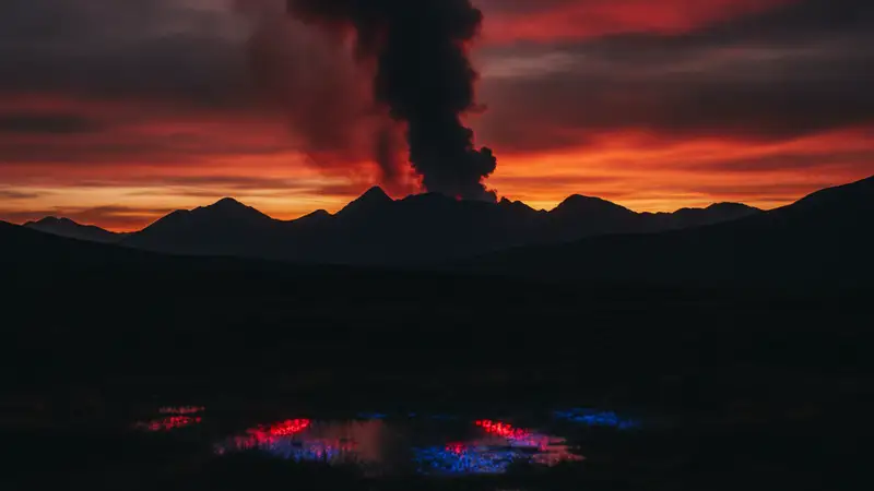 Cairngorms Wildfire Prompts Evacuations Amidst Escalating Threat