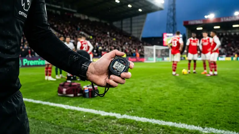 Arsenal Secure Victory Amid Brighton Outcry Over Time-Wasting Tactics